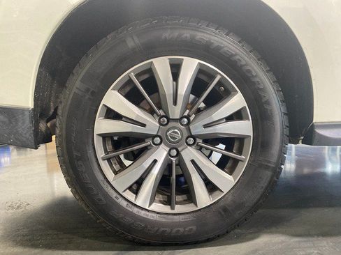 Used 2017 Nissan Pathfinder SV AWD/4WD image 9
