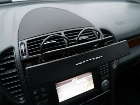 Used 2009 Mercedes-Benz SLK 300 2dr Roadster 3.0L w/ Premium I Pkg image 34