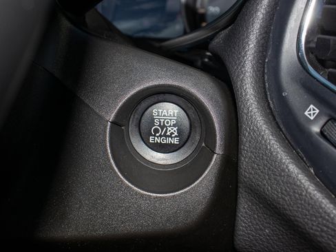 Used 2020 Jeep Compass Latitude image 29