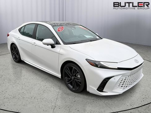Certified 2025 Toyota Camry XSE w/ Premium Plus Package FWD image 8