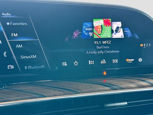 Used 2023 Cadillac Escalade Sport Platinum w/ Heavy-Duty Trailer Package image 15