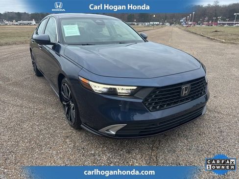 Used 2025 Honda Accord Touring image 2