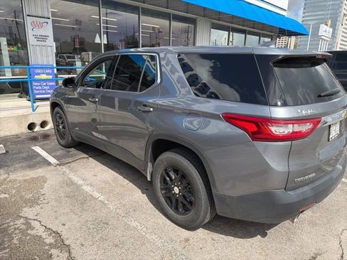 Used 2019 Chevrolet Traverse LS image 2