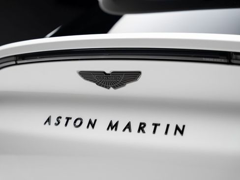 Used 2021 Aston Martin DBX AWD/4WD image 29