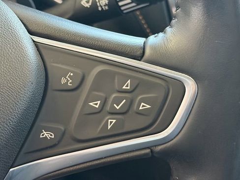 Used 2022 Chevrolet Equinox Premier FWD image 19