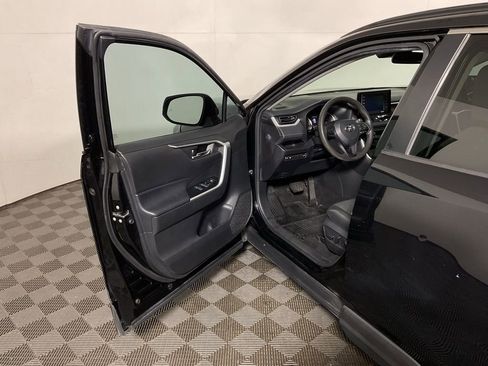 Used 2022 Toyota RAV4 XLE w/ Convenience Package image 15
