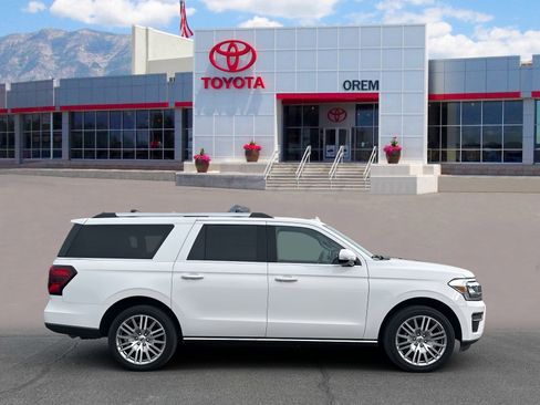 Used 2024 Ford Expedition Max Limited image 3