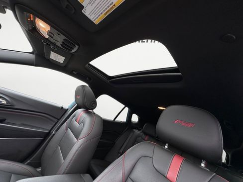Certified 2025 Chevrolet Trax RS w/ Sunroof Package FWD image 15