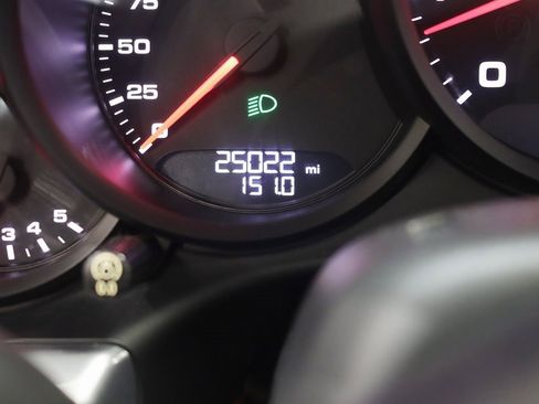 Used 2019 Porsche 911 Carrera image 17