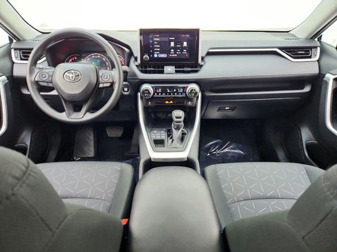 Used 2024 Toyota RAV4 XLE AWD/4WD image 22