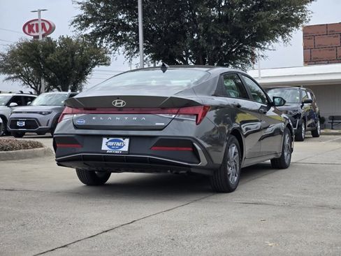 Certified 2025 Hyundai Elantra Blue image 8