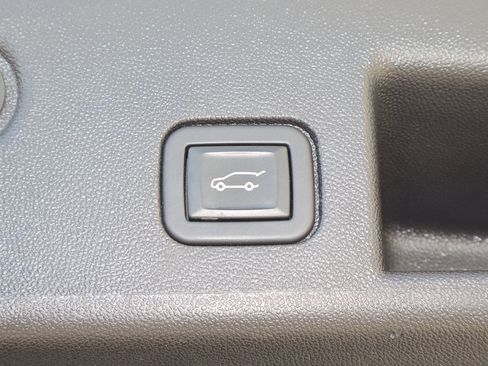 Used 2024 Chevrolet Equinox LT image 19