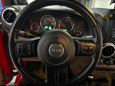 Used 2013 Jeep Wrangler Unlimited Sahara w/ Connectivity Group image 11