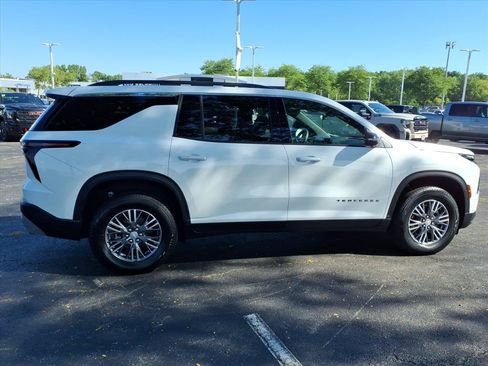 Used 2026 Chevrolet Traverse LT w/ Driver Confidence Package FWD image 8