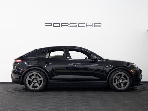 New 2025 Porsche Macan 4 Electric image 8