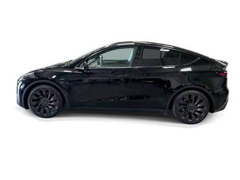 Certified 2023 Tesla Model Y Performance AWD/4WD image 3