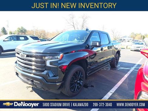 Used 2025 Chevrolet Silverado 1500 High Country w/ Midnight Edition AWD/4WD image 1