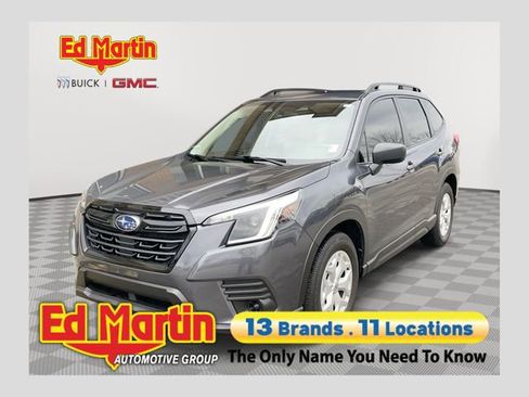 Used 2022 Subaru Forester Base image 1