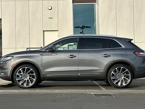 Used 2022 Lincoln Nautilus Reserve w/ Equipment Group 202A image 6