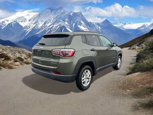 Used 2018 Jeep Compass Sport image 5