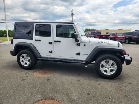Used 2017 Jeep Wrangler Unlimited Sport AWD/4WD image 19