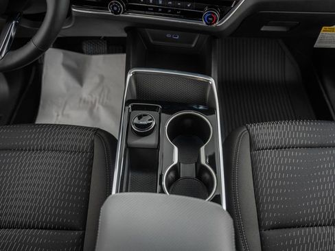 New 2026 Chevrolet Equinox LT w/ Safety and Technology Package FWD image 25