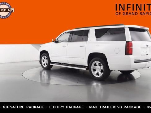 Used 2017 Chevrolet Suburban LT w/ LT Signature Package image 5