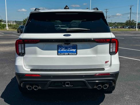 Used 2025 Ford Explorer ST AWD/4WD image 7