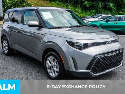 Used 2025 Kia Soul LX w/ LX Technology Package FWD image 3