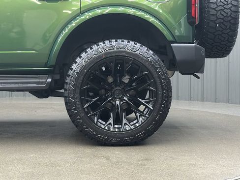 Used 2025 Ford Bronco Outer Banks AWD/4WD image 11