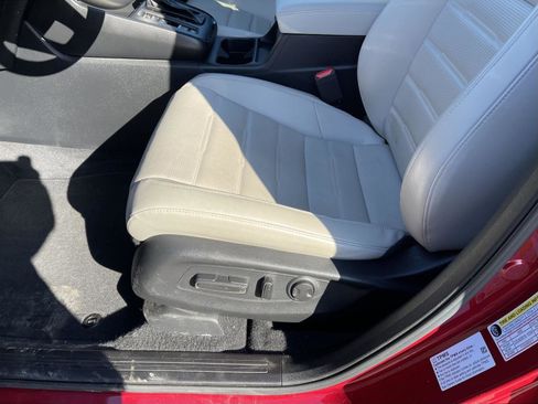 Used 2023 Honda CR-V EX-L image 3