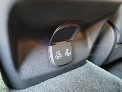 New 2026 Genesis GV70 2.5T Advanced AWD/4WD image 18
