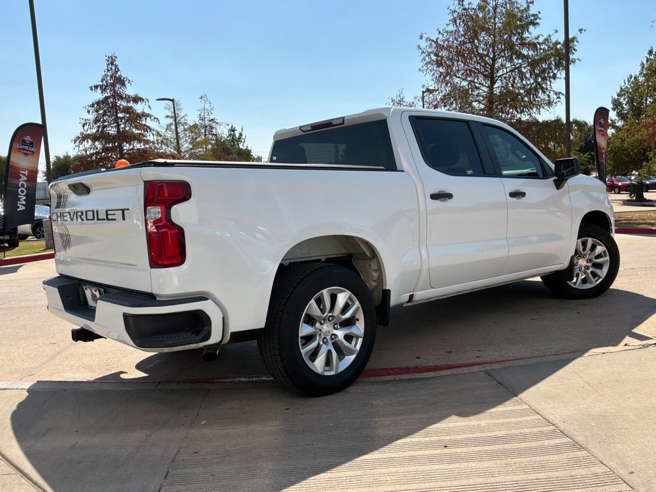 Used 2022 Chevrolet Silverado 1500 Custom w/ Safety Confidence Package RWD image 6