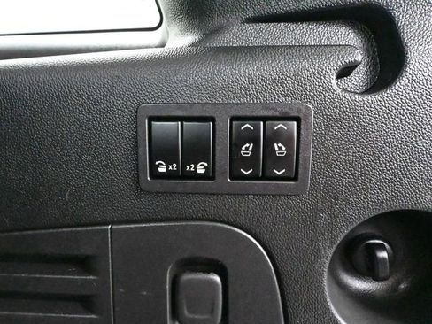 Used 2017 GMC Yukon XL Denali w/ Open Road Package image 51