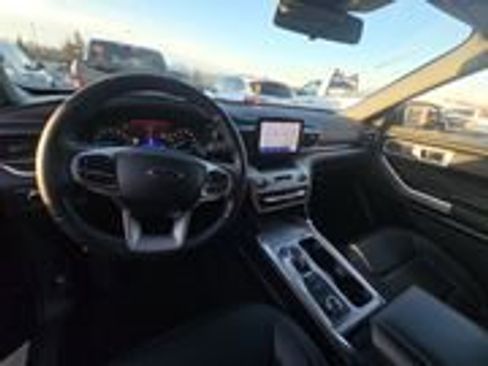 Used 2022 Ford Explorer XLT w/ Equipment Group 202A image 11