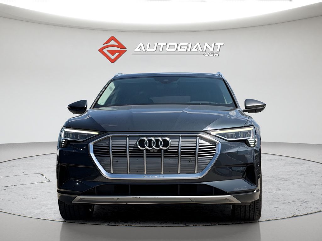 Used 2019 Audi e-tron Prestige w/ Prestige Package AWD/4WD image 12