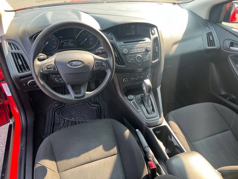 Used 2015 Ford Focus SE FWD image 10