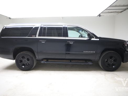 Used 2019 Chevrolet Suburban LT AWD/4WD image 6