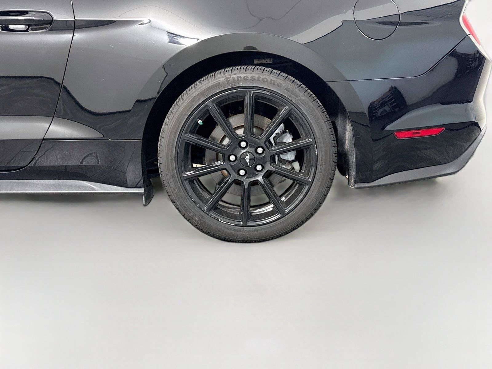 Used 2016 Ford Mustang GT Premium w/ Black Accent Package RWD image 29
