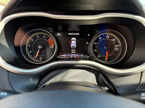 Used 2017 Jeep Cherokee Trailhawk w/ Cold Weather Group AWD/4WD image 24