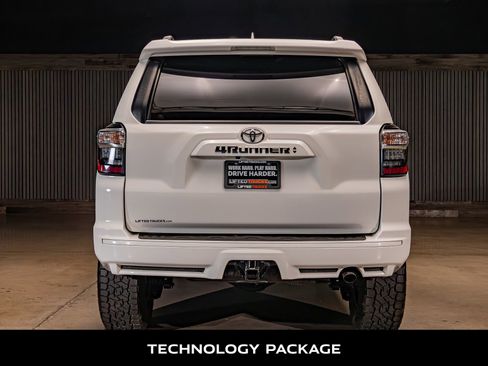Used 2022 Toyota 4Runner TRD Sport w/ Technology Package AWD/4WD image 7