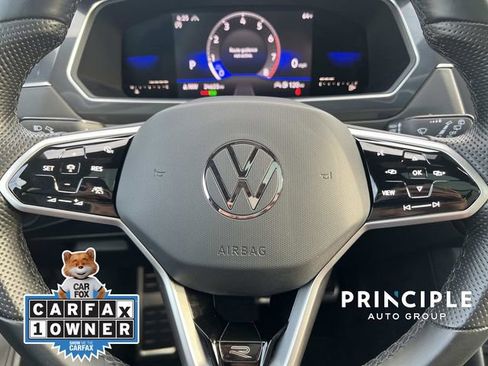 Certified 2022 Volkswagen Tiguan SE R-Line image 17
