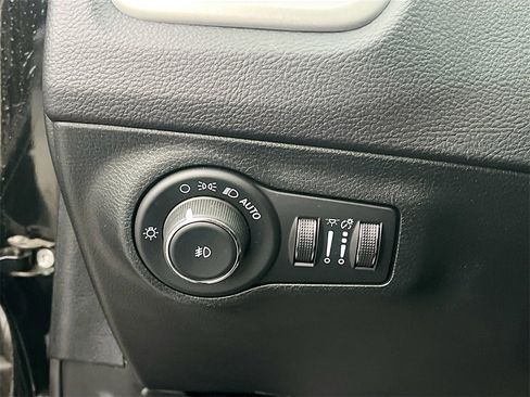 Used 2021 Jeep Compass Latitude image 10