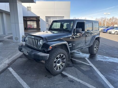 Used 2014 Jeep Wrangler Unlimited Sport image 2