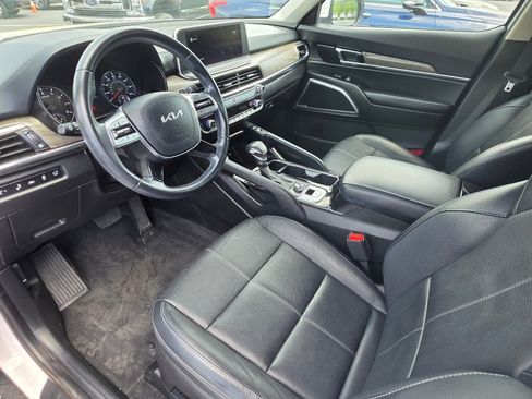 Used 2022 Kia Telluride EX w/ EX Premium Package FWD image 9