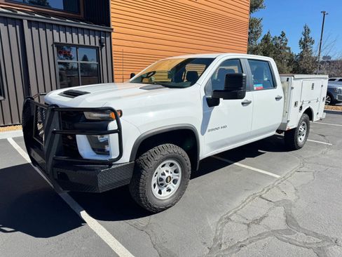 Used 2020 Chevrolet Silverado 3500 W/T image 1