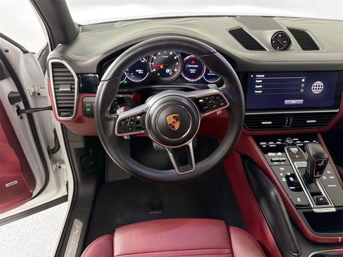 Certified 2023 Porsche Cayenne Platinum Edition AWD/4WD image 18