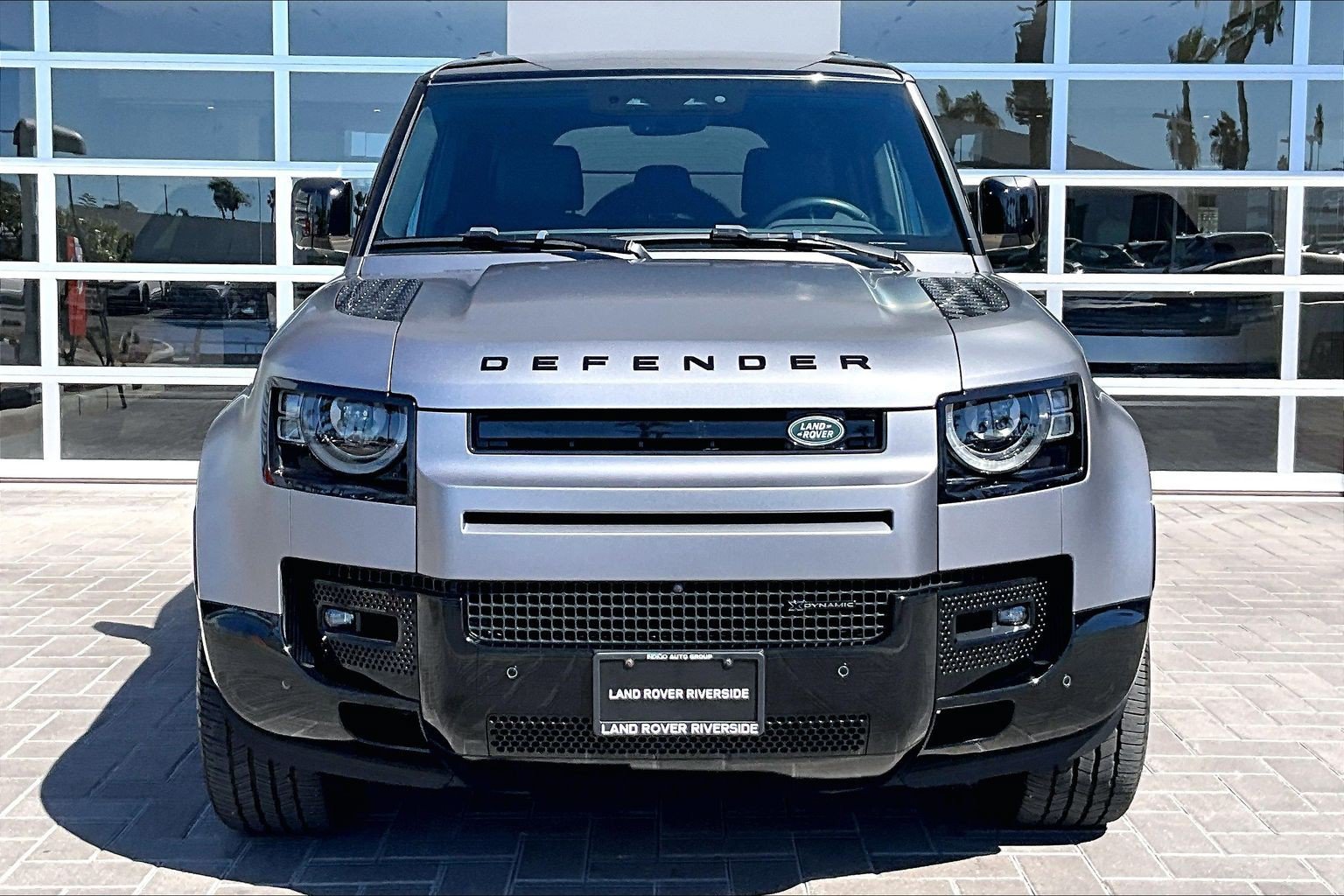 Used 2023 Land Rover Defender 110 X-Dynamic SE AWD/4WD image 2