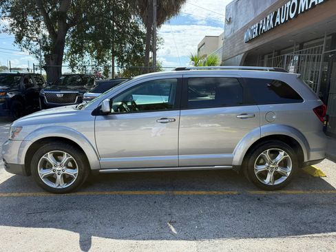 Used 2017 Dodge Journey Crossroad FWD image 4
