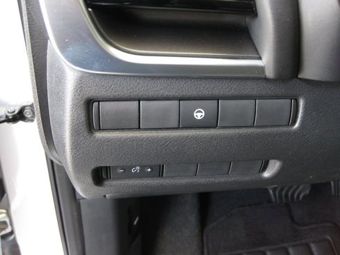 Used 2022 Nissan Rogue SV FWD image 14